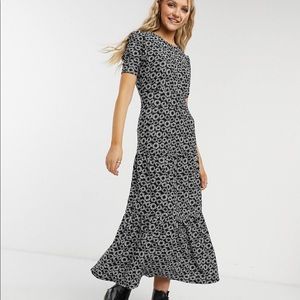 Topshop tiered dress in daisy print